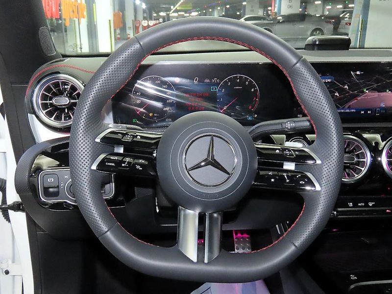 2025 Mercedes-Benz A-Class CLA250 4MATIC photo 8