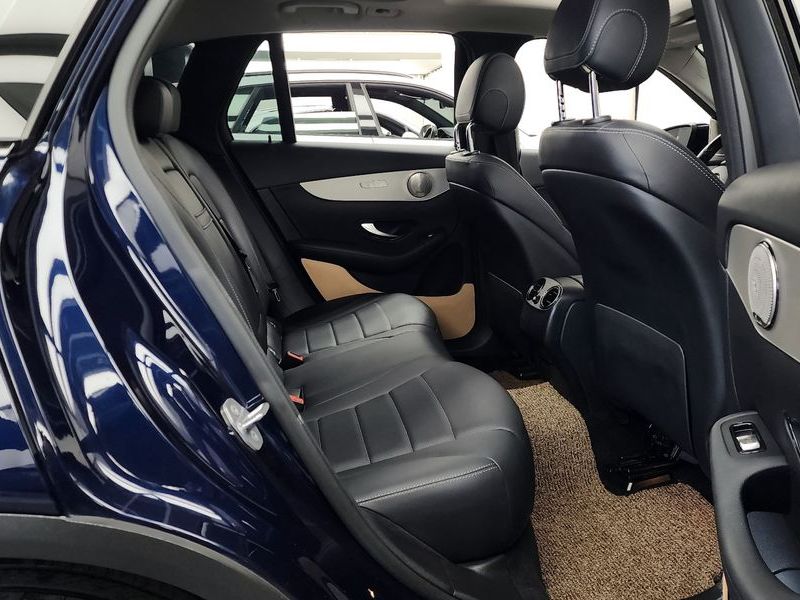 2019 Mercedes-Benz C-Class GLC350e 4MATIC Premium photo 12