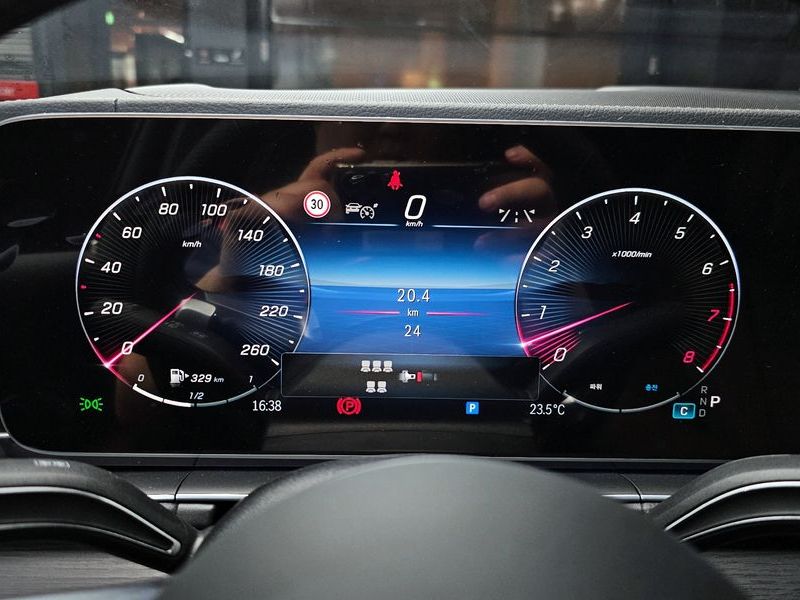2026 Mercedes-Benz S-Class GLS450 4MATIC photo 8