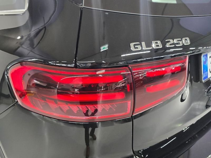 2026 Mercedes-Benz B-Class GLB250 4MATIC photo 13