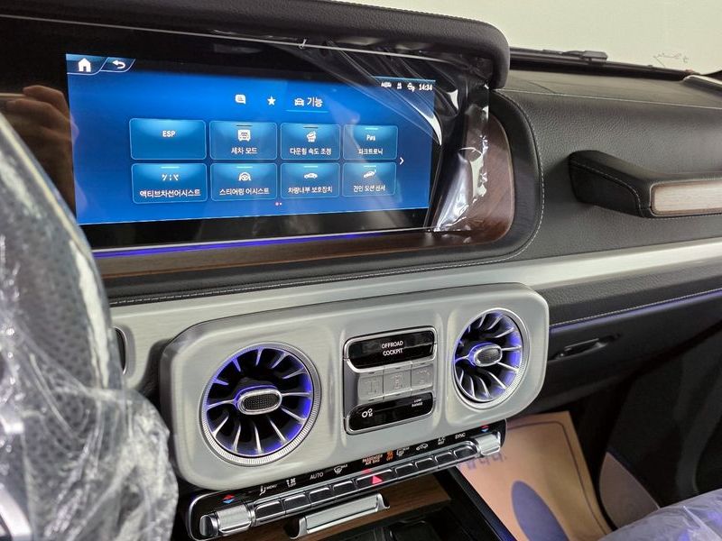 2026 Mercedes-Benz CLA G450d photo 16
