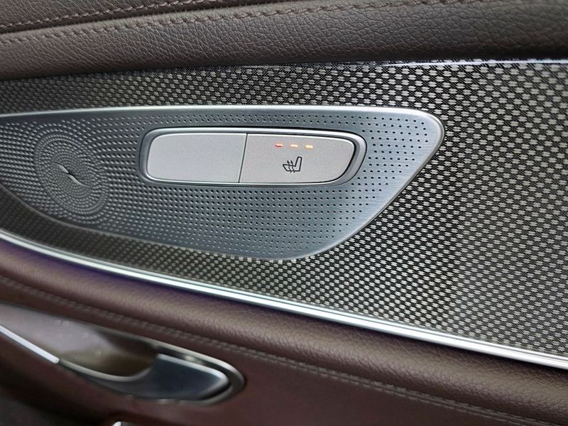 2019 Mercedes-Benz S-Class CLS300d AMG Line photo 18