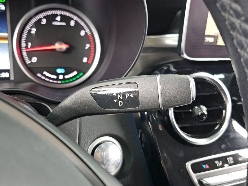 2019 Mercedes-Benz C-Class GLC350e 4MATIC photo 9