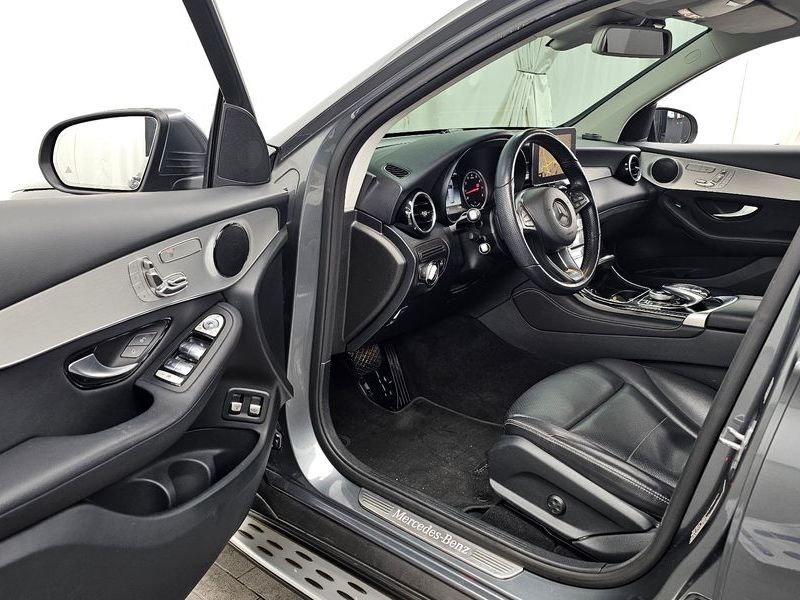 2019 Mercedes-Benz C-Class GLC350e 4MATIC photo 10