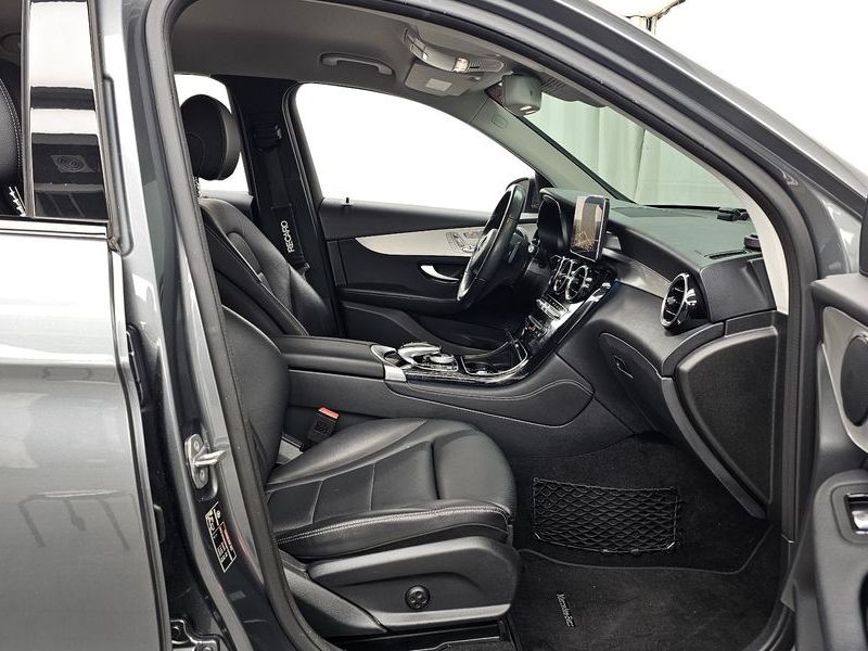 2019 Mercedes-Benz C-Class GLC350e 4MATIC photo 11
