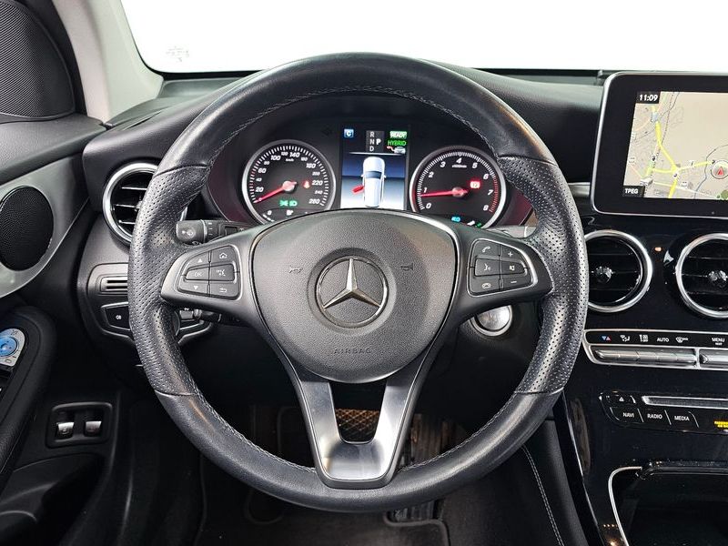 2019 Mercedes-Benz C-Class GLC350e 4MATIC photo 13