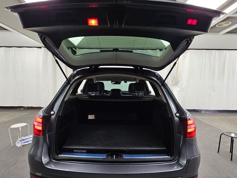 2019 Mercedes-Benz C-Class GLC350e 4MATIC photo 20