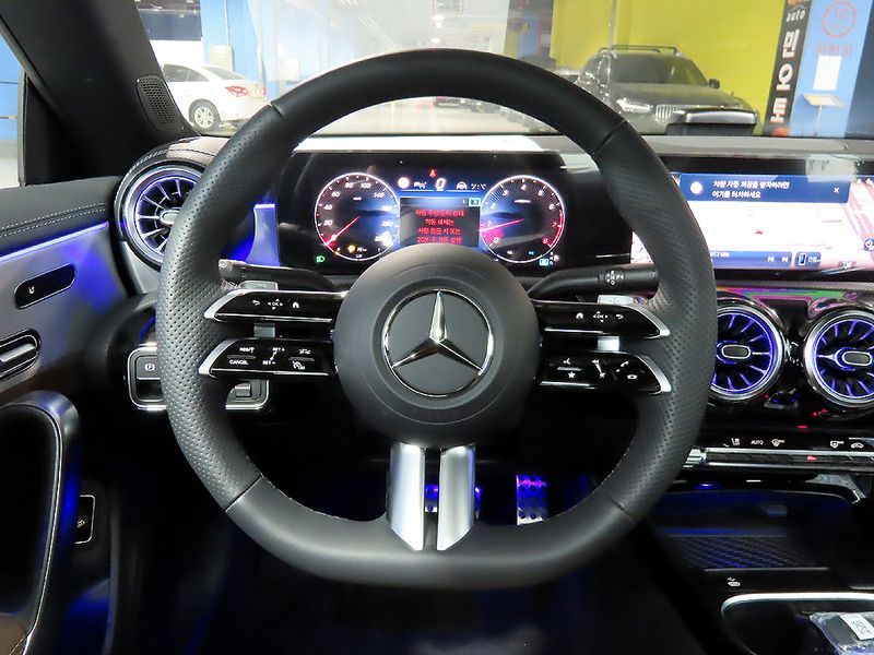 2025 Mercedes-Benz A-Class CLA250 4MATIC photo 11