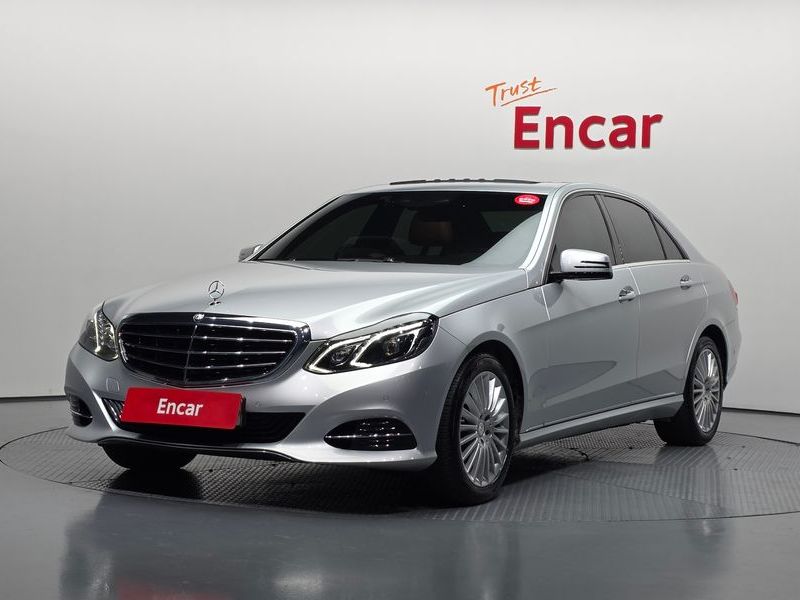 2014 Mercedes-Benz E-Class E300 Elegance photo 1