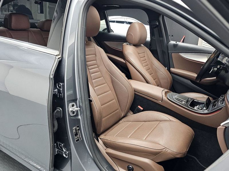 2021 Mercedes-Benz E-Class E350 4MATIC Avantgarde photo 12