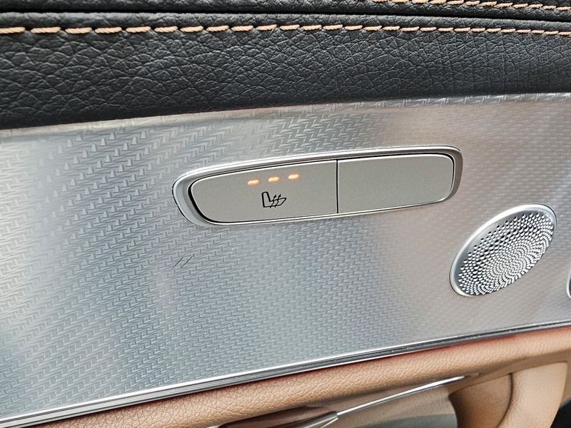 2021 Mercedes-Benz E-Class E350 4MATIC Avantgarde photo 17