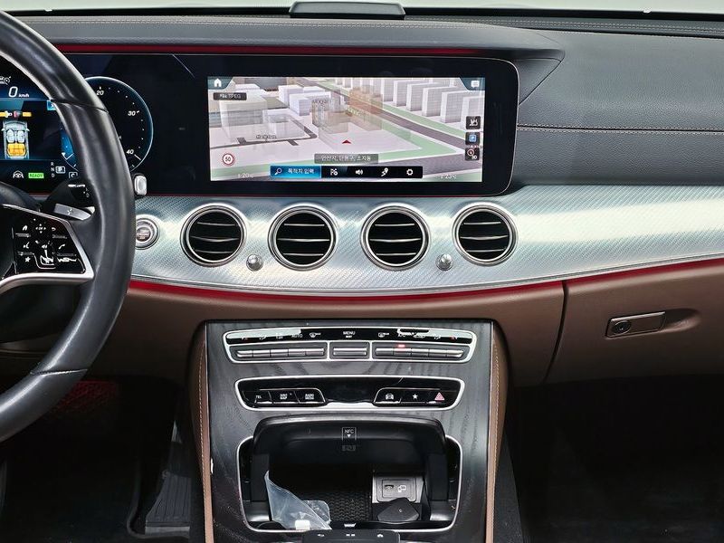 2021 Mercedes-Benz E-Class E350 4MATIC Avantgarde photo 19