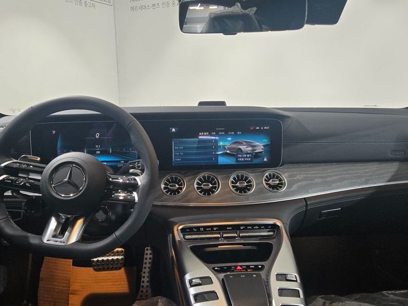 2025 Mercedes-Benz AMG GT 4Door 43 4MATIC+ photo 17