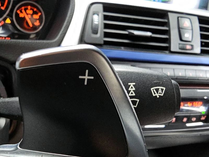 2015 BMW 3 Series 320d M Performence Edition photo 17