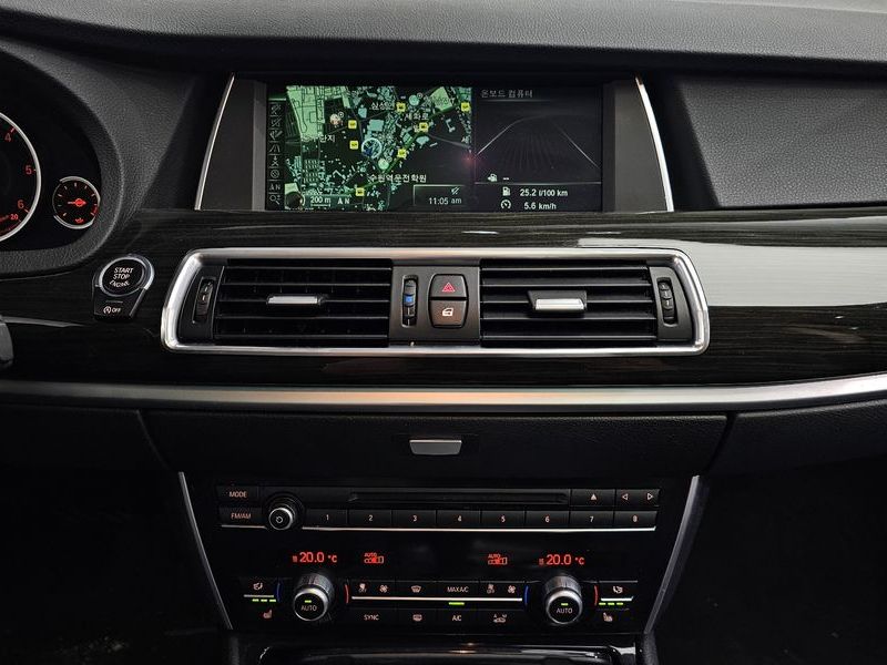 2014 BMW 5 Series GT 30d xDrive photo 15