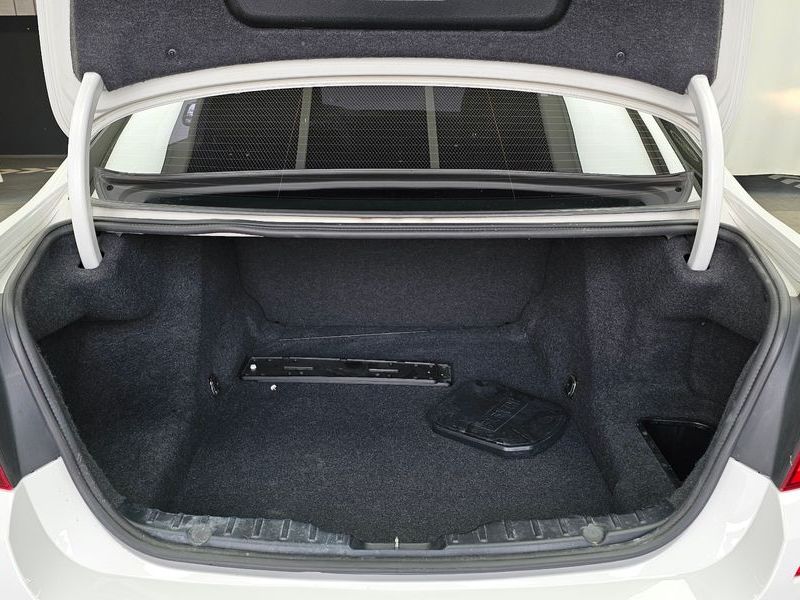 2013 BMW 5 Series 525d photo 20