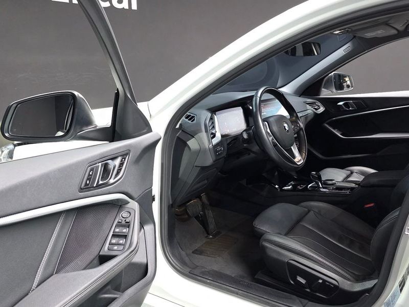 2022 BMW 1 Series 120i Advantage photo 11