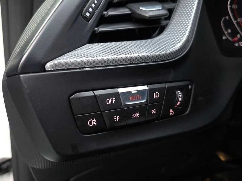 2022 BMW 1 Series 120i Advantage photo 18