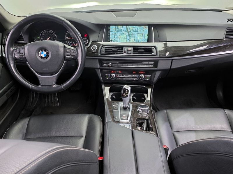 2014 BMW 5 Series 520d Luxury photo 7
