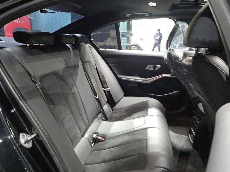 2021 BMW 3 Series 320i M Sport photo 12