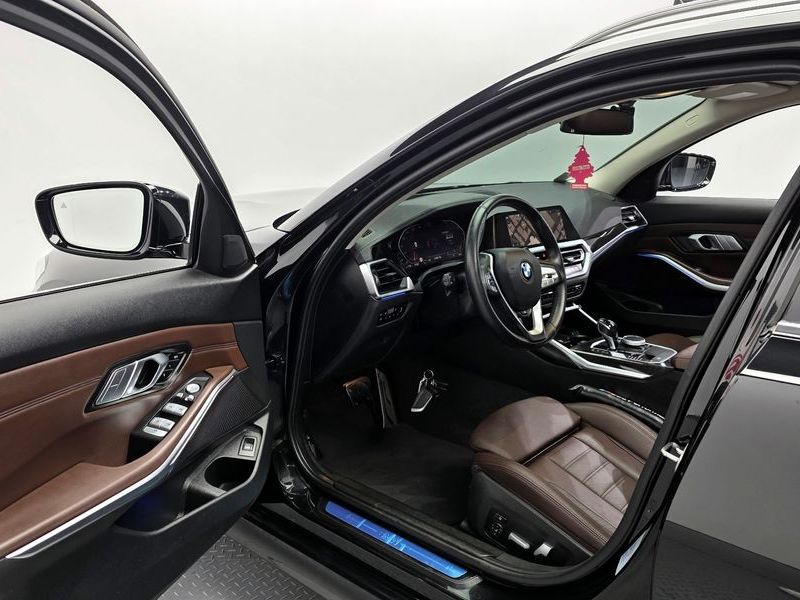 2021 BMW 3 Series 320i Touring Luxury photo 10