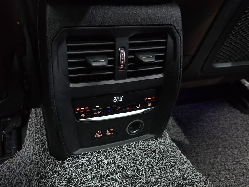 2019 BMW 3 Series 330i M Sport photo 19