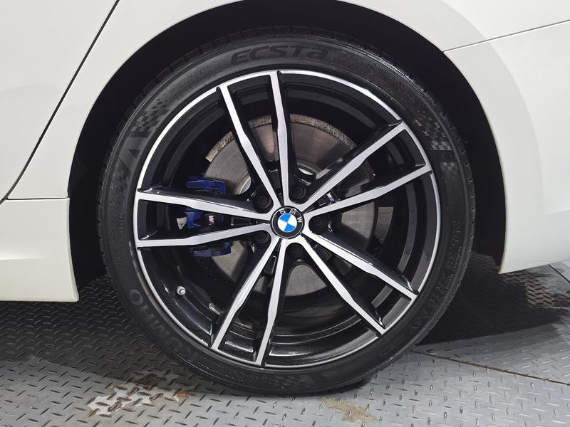 2019 BMW 3 Series 330i M Sport photo 21