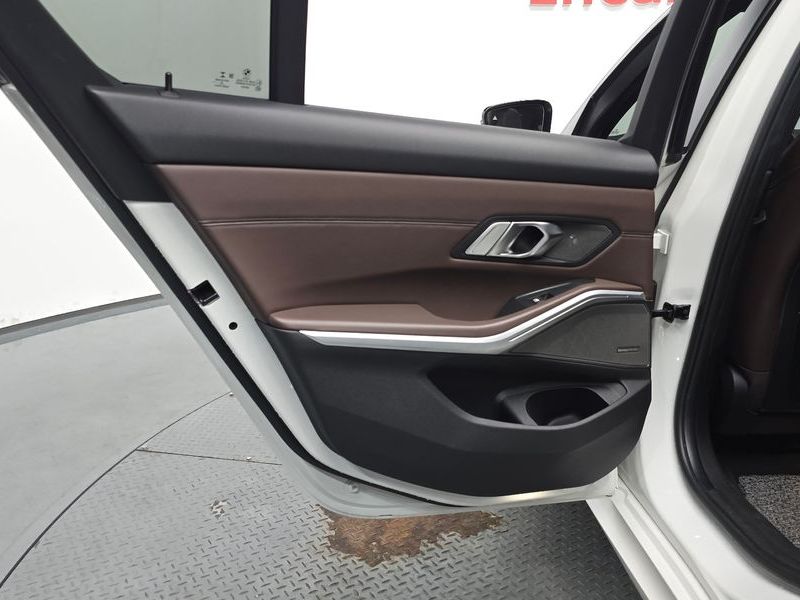 2019 BMW 3 Series 330i M Sport photo 25