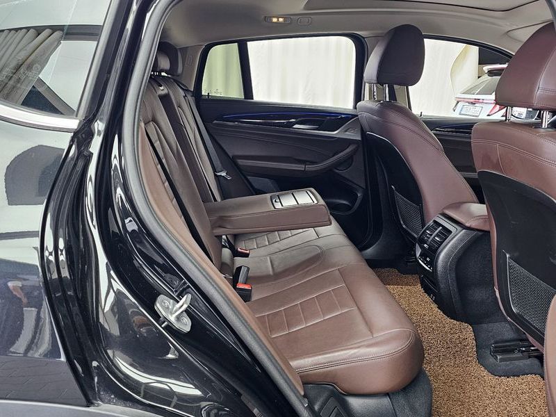 2021 BMW X4 xDrive20d xLine photo 12
