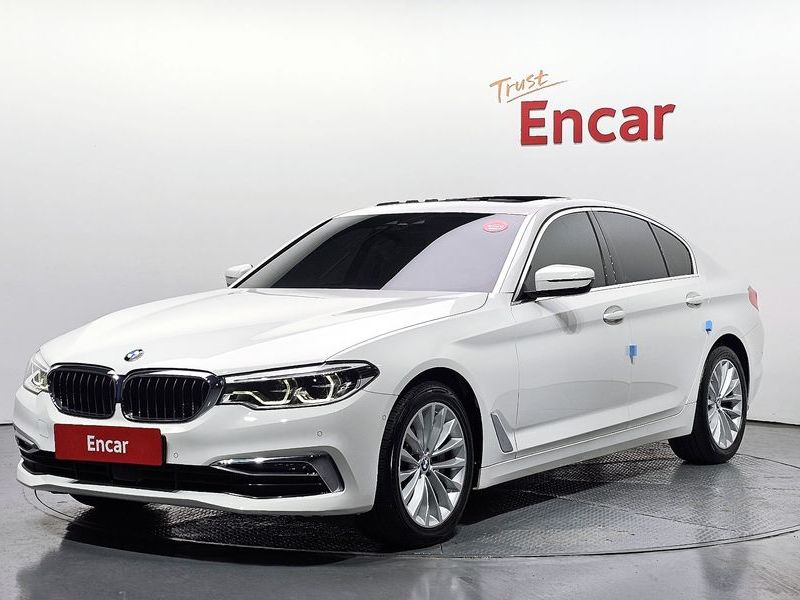 2020 BMW 5 Series 530i Luxury Plus photo 1
