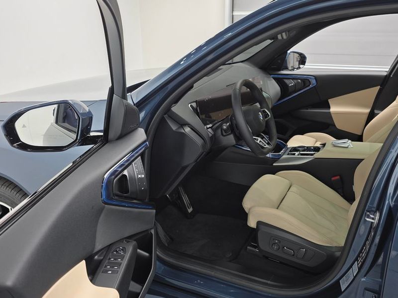 2025 BMW X3 xDrive 20d M Sport photo 11