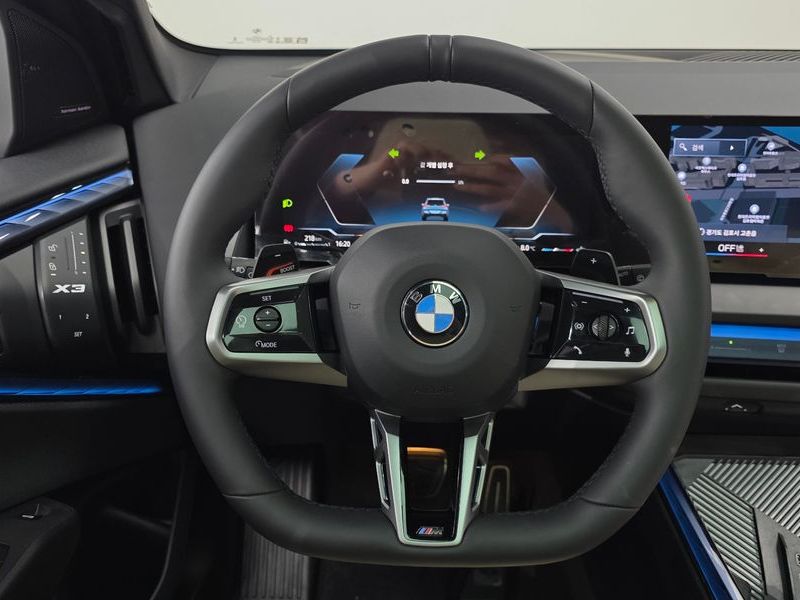 2025 BMW X3 xDrive 20d M Sport photo 13