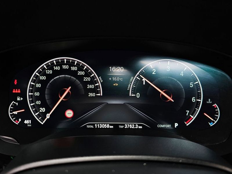 2019 BMW 5 Series 530i M Sport Package Plus photo 8