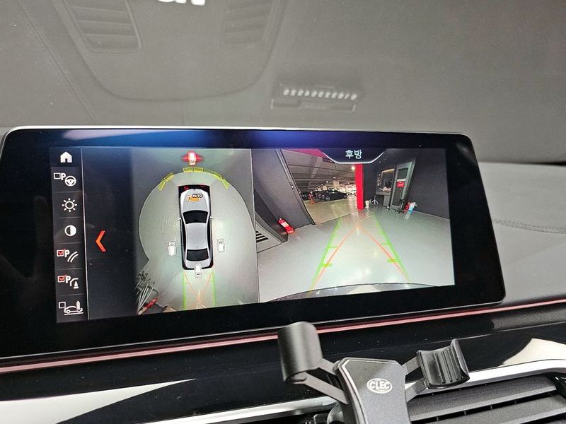 2019 BMW 5 Series 530i M Sport Package Plus photo 15