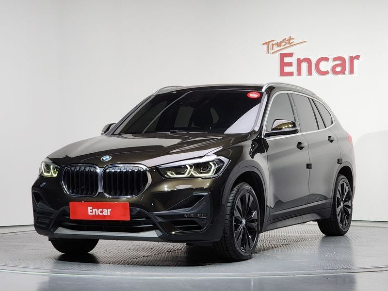 2020 BMW X1 xDrive 20i Advantage photo 1