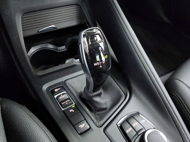 2020 BMW X1 xDrive 20i Advantage photo 9