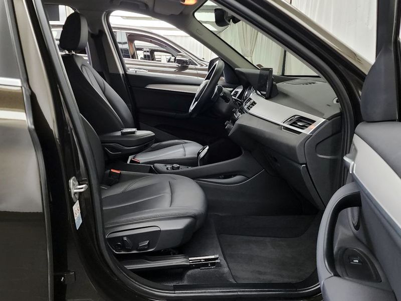 2020 BMW X1 xDrive 20i Advantage photo 11