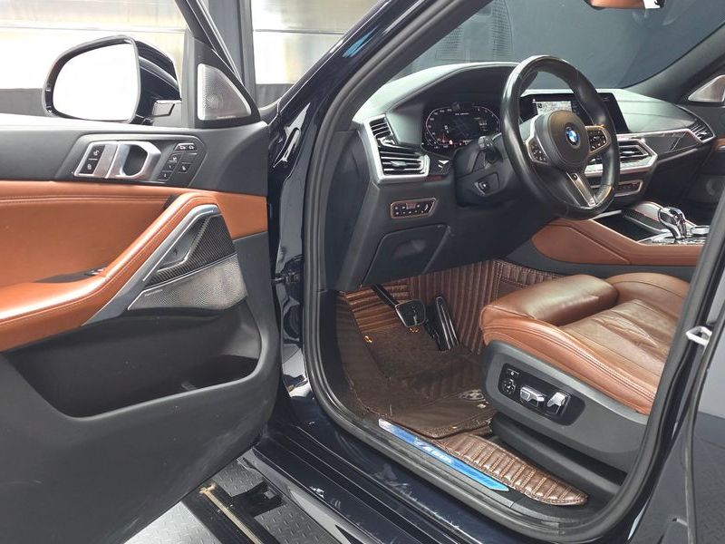 2021 BMW X6 M50i photo 10