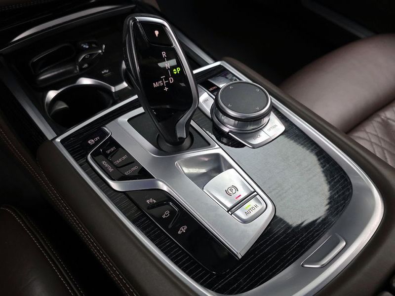 2022 BMW 7 Series 730Ld xDrive M Sport photo 9