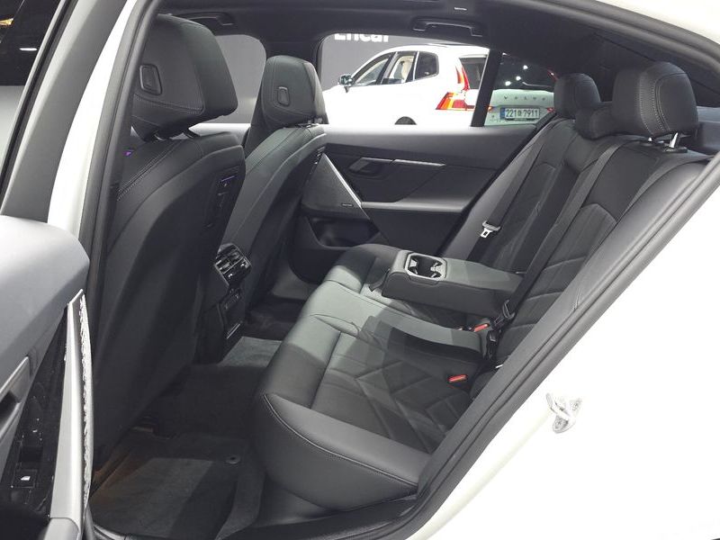 2026 BMW 5 Series 520i M Sport photo 12