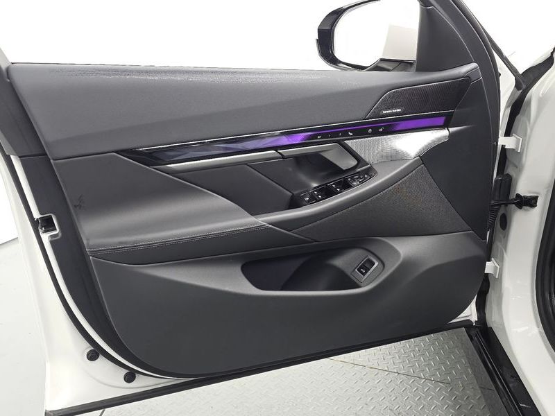 2026 BMW 5 Series 520i M Sport photo 24