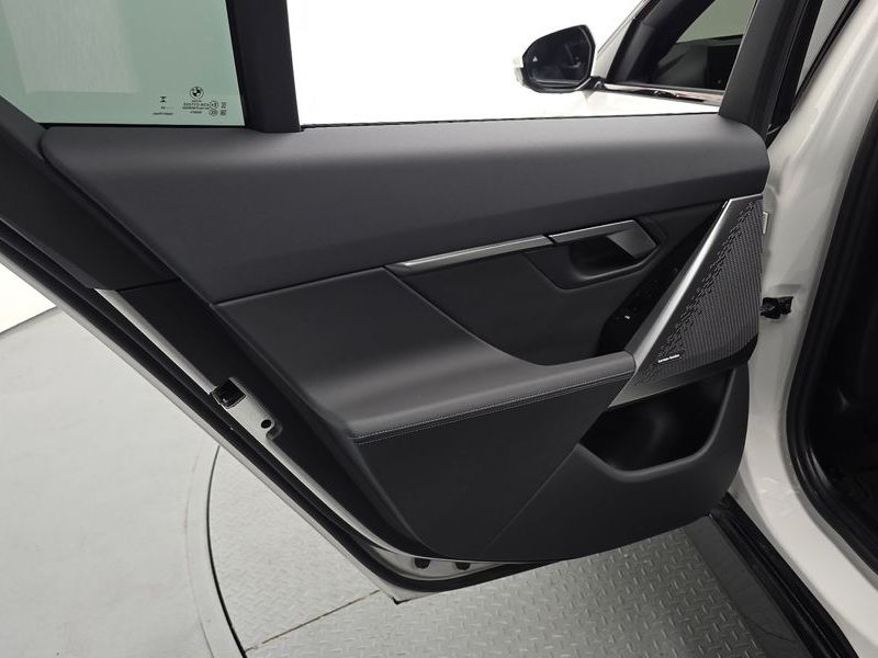 2026 BMW 5 Series 520i M Sport photo 25