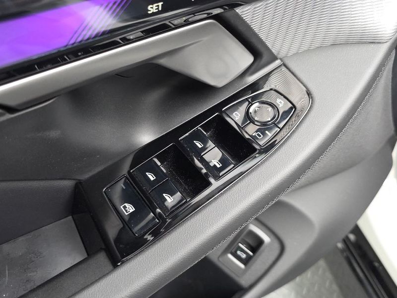 2026 BMW 5 Series 520i M Sport photo 29