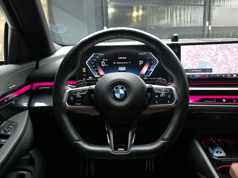 2024 BMW 5 Series 530i xDrive M Sport photo 13