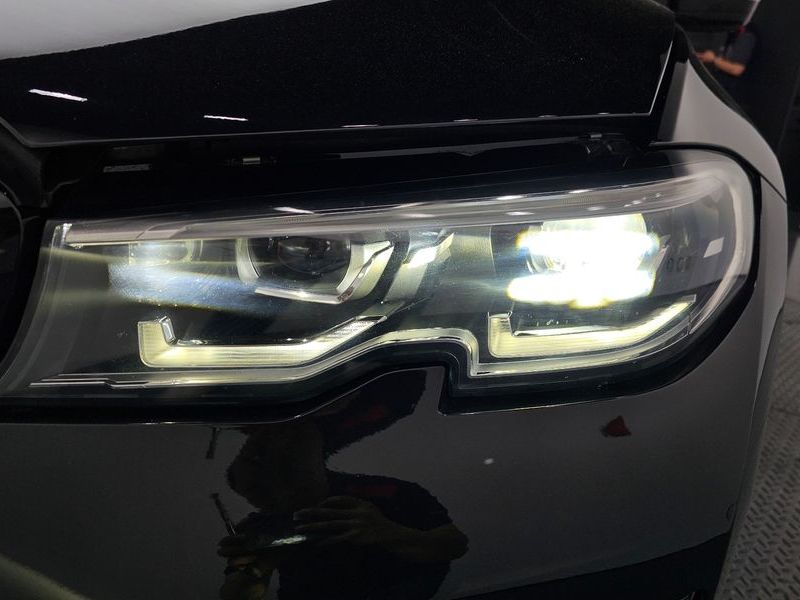 2019 BMW 3 Series 320d photo 22