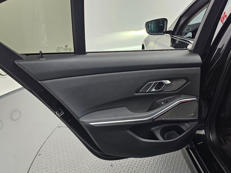 2019 BMW 3 Series 320d photo 25