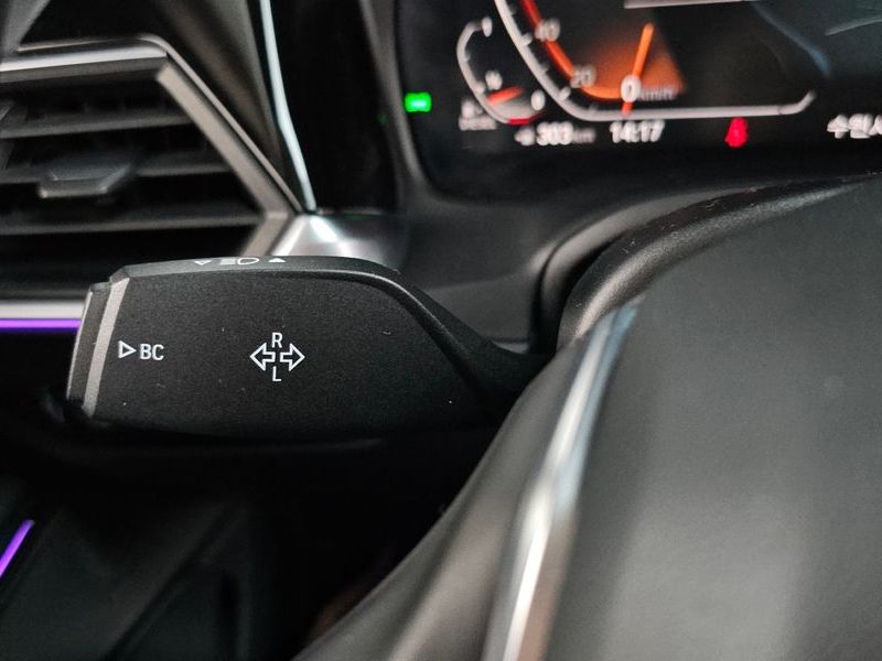 2019 BMW 3 Series 320d photo 27