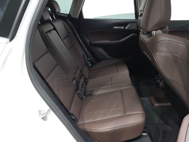2025 BMW 2 Series 220i Luxury photo 12