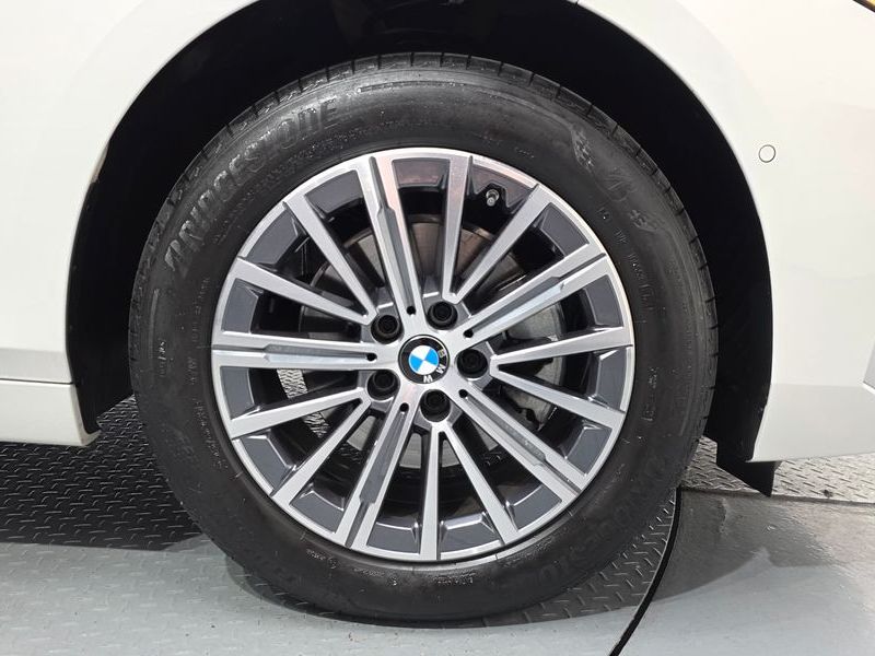 2025 BMW 2 Series 220i Luxury photo 21