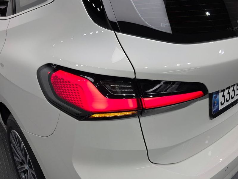2025 BMW 2 Series 220i Luxury photo 23